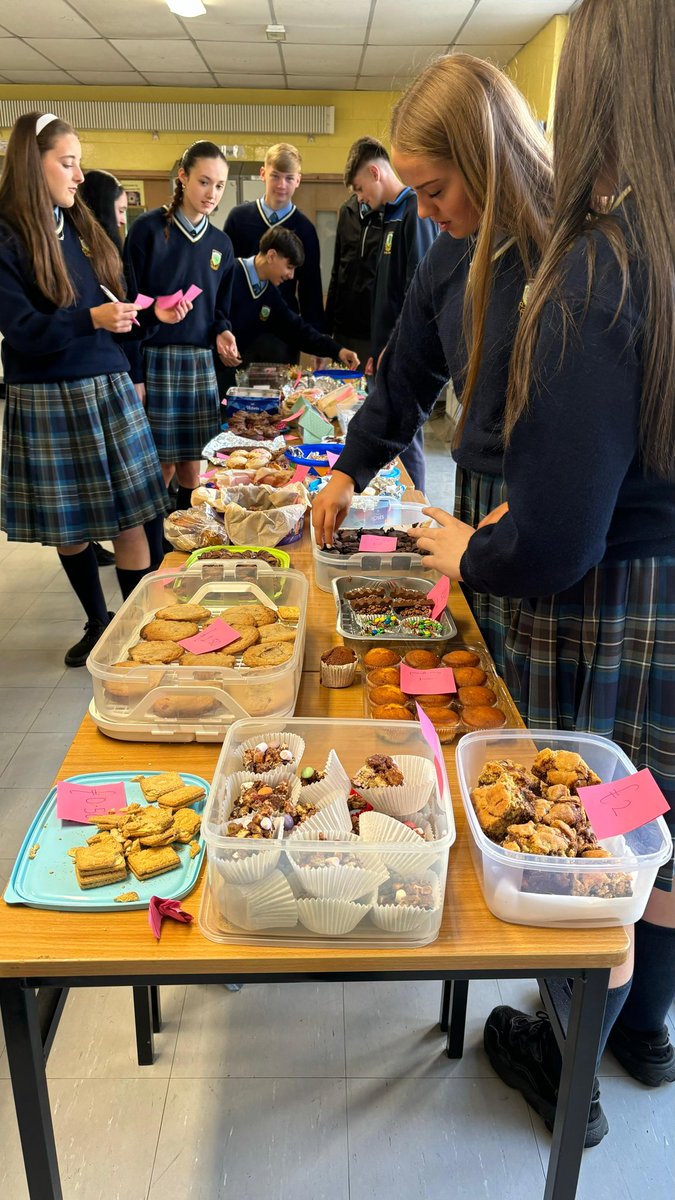 TYs organised and ran a bake sale today to raise money for <a href="/ourladyshospice/">Our Lady's Hospice & Care Services</a>, who cared for our colleague, Mr Donnelly. They managed to raise €1363 in 12 minutes! 

<a href="/ddletb/">Dublin & Dún Laoghaire ETB</a> <a href="/StMacDarasCC/">St. Mac Dara’s Community College</a> #bakesale #charity