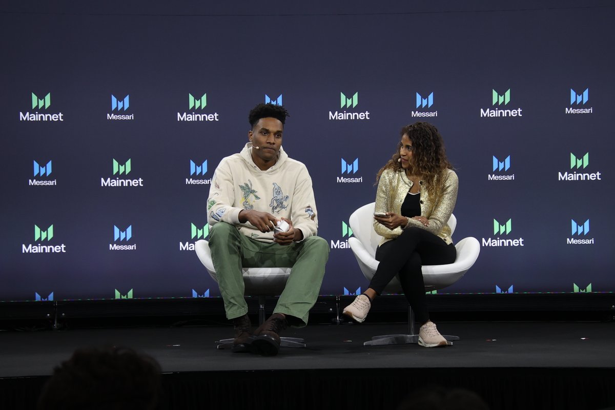debranita28's tweet image. It was fun discussing internet and onchain culture with @blknoiz06 at @MessariCrypto &apos;s #Mainnet2024 🔥 We talked about why memecoins had a moment in 2024, the evolution in Ansem&apos;s thinking on interacting with celebrities, his predictions on which projects will dominate..