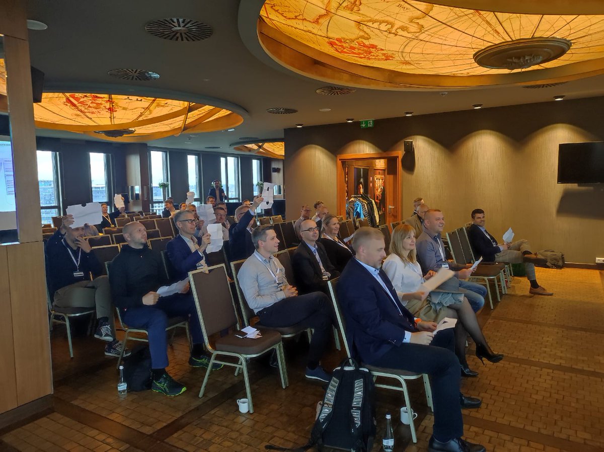 IGEiOS's tweet image. Dziś na szkoleniu: Polski przemysł dla energetyki jądrowej, w roli eksperta gościliśmy Paula Ragana z firmy @gehnuclear   

Dzień zakończyły wykłady polskich liderów z doświadczeniem w energetyce jądrowej z firm: 
@PEJ_PL  #Rockfin #AIC #MOONLOGIC