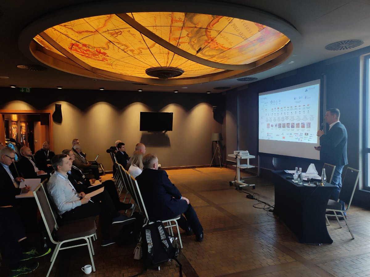 IGEiOS's tweet image. Dziś na szkoleniu: Polski przemysł dla energetyki jądrowej, w roli eksperta gościliśmy Paula Ragana z firmy @gehnuclear   

Dzień zakończyły wykłady polskich liderów z doświadczeniem w energetyce jądrowej z firm: 
@PEJ_PL  #Rockfin #AIC #MOONLOGIC