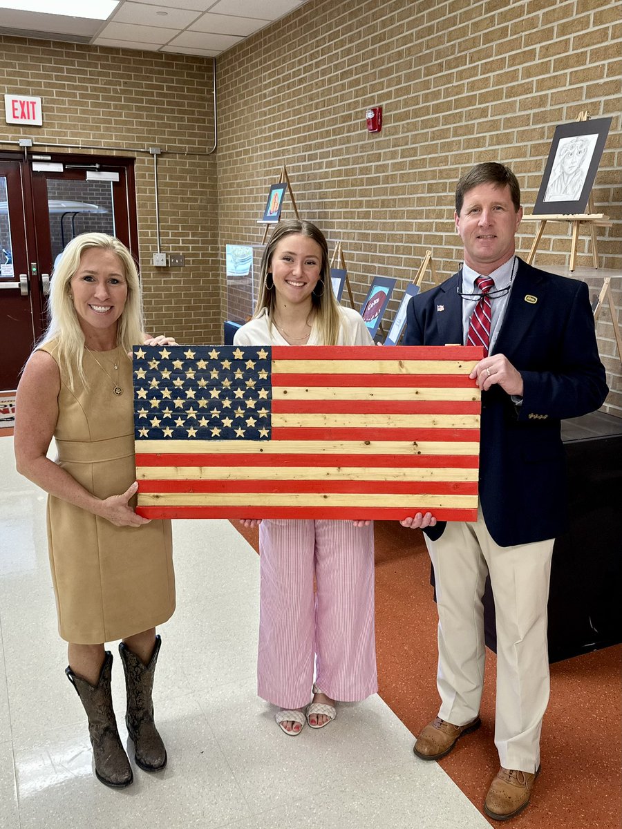 Thank you to Dade County High School for the warm welcome this morning!

I enjoyed meeting all the students, faculty, and staff and am so impressed with all the work they are doing.