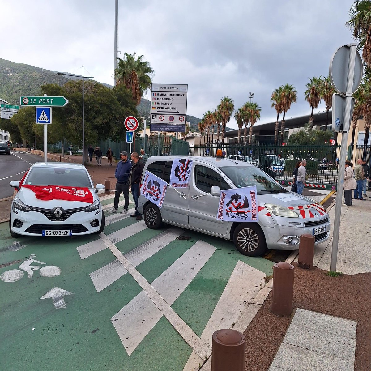 CDA2B's tweet image. Nous tenons à apporter tout notre soutien à @IsulaCorsica dans sa volonté de maintenir les ports et les aéroports dans le domaine de la Gestion Publique Corse !