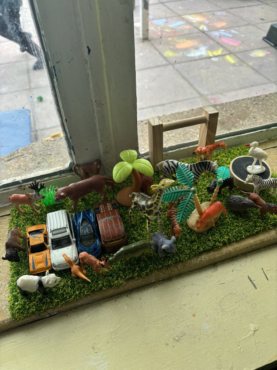 Love these builds today! So creative! A zoo and the gates of Disney land 🥹😅