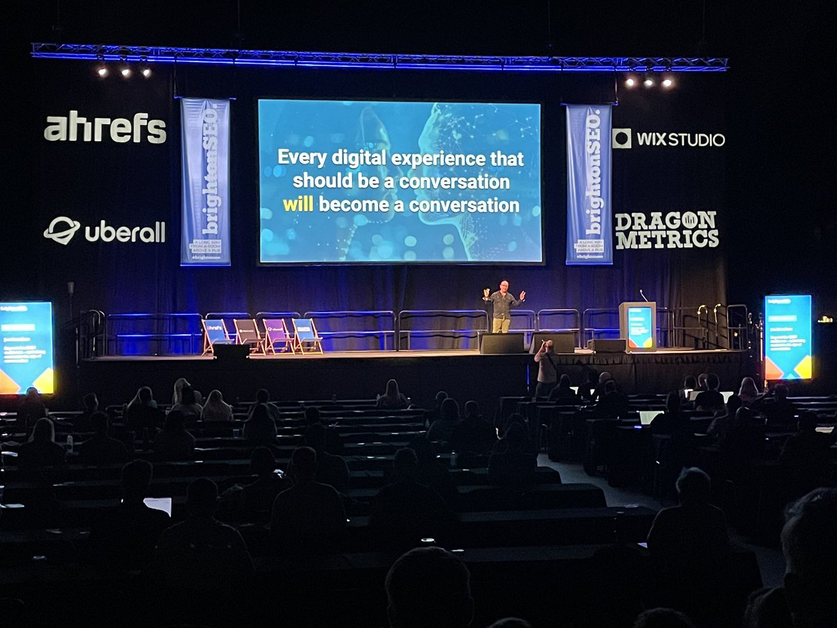 Great talk to end the first day of #BrightonSEO by <a href="/jonearnshaw/">jon earnshaw</a> from <a href="/PiDatametrics/">Pi Datametrics</a> always bringing the energy and expertise! 🙌🏻