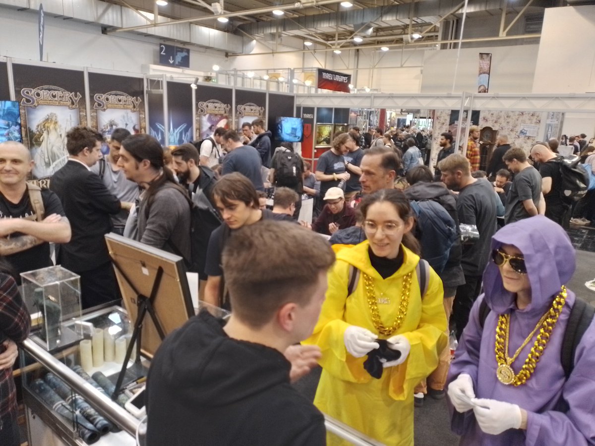 VPompetti's tweet image. First day at the #Essen #Spiel with @SorceryTCG New set &quot;Arthurian legends&quot; #cardgame #tcg #fantasy #coll