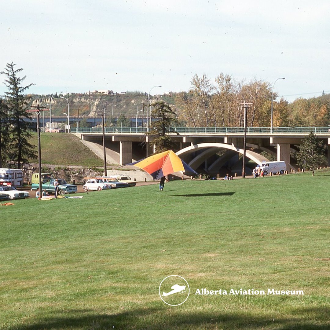 Kicking Off Fall with a Throwback to October 1976! 
As the leaves change, we're taking a trip back in time  when hang gliders flew over Whitemud Park Hill (formerly Whitemud Ski Hill)!