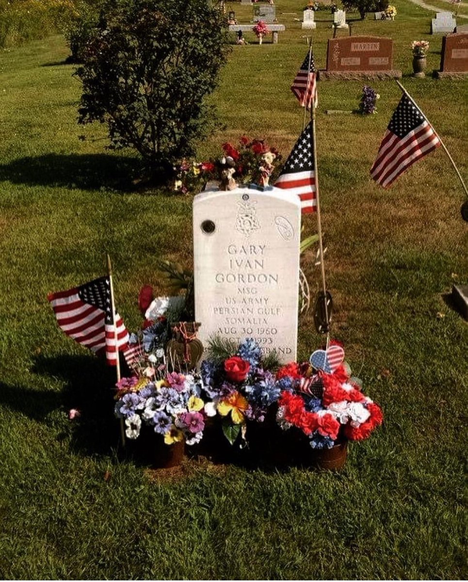op_hawkeye's tweet photo. 10.3.1993 ~ MSG Gary Gordon πΊπΈ
#OpHawkeyeRemembers #GaryGordon #10thSFG #1SFOD #MedalofHonor #PurpleHeart #BattleofMogadishu #OperationGothicSerpent
π https://t.co/9mPaF71YXl
π https://t.co/pxLGBFoh01
π https://t.co/8rgfOMj7P1
π https://t.co/ef4jHIVQlT https://t.co/3w8qSq7lCQ