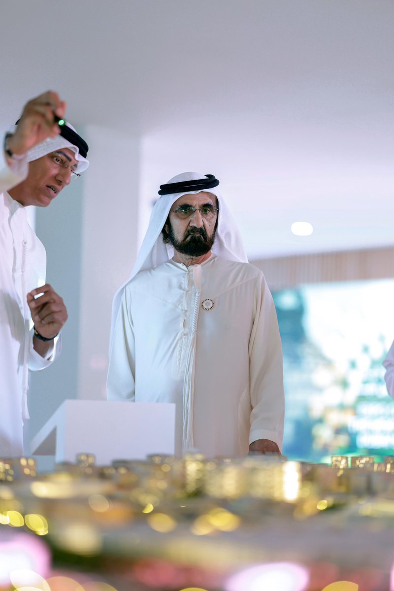 اعتمدنا اليوم المخطط الحضري الجديد لمدينة إكسبو دبي … 
مدينة عصرية للنخبة .. تضم 76 ألف نسمة عبر مرافق سكنية موزعة في خمسة مناطق .. ومجمعات أعمال تضم أكبر الشركات التخصصية .. ومركز معارض عالمي جديد بقيمة 10 مليار درهم … ومرافق إنتاجية .. وحدائق وغابات لضمان أفضل جودة حياة ..