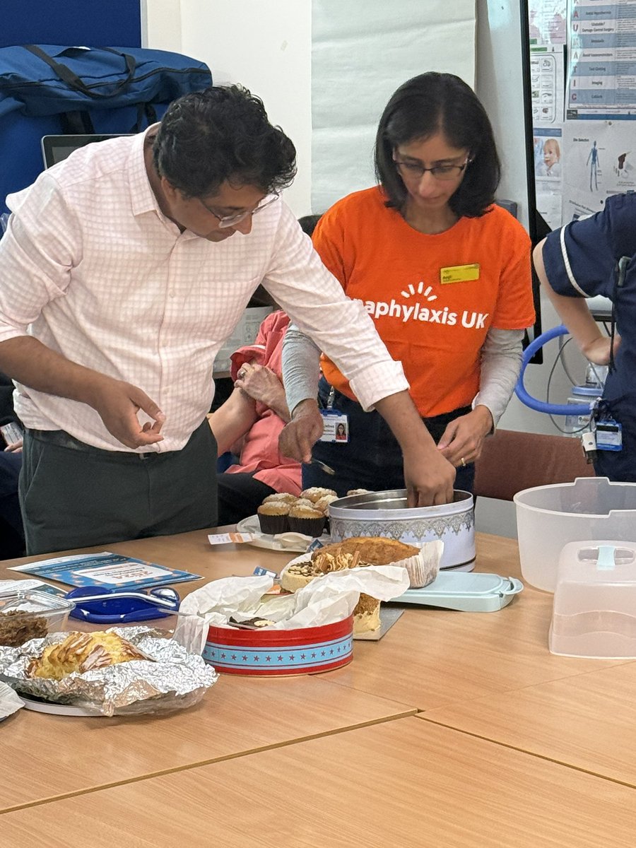 Fabulous bake-off in Paeds today to celebrate Anaphylaxis Awareness Week (30th Sept to 7th Oct),  raising awareness about severe allergies and the importance of safety for those living with anaphylaxis- we also got to enjoy some great cakes! 
😊🍰🧁🍥🍰😊