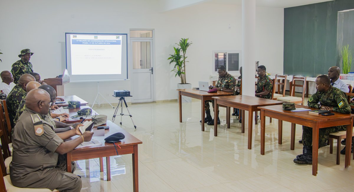 RwandaMoD's tweet photo. On 01 Oct 24, Rwanda Security Forces (RSF) Commander Maj Gen Emmy K Ruvusha attended the 11th Operations Coordination meeting held at Pemba City, attended by Mozambique Armed Forces delegation, Tanzanian Bilateral Force delegation and Local Forces. 

He assured the participants that RSF will continue intensifying offensive operations against terrorists in areas of responsibility in order to deny them freedom of action.