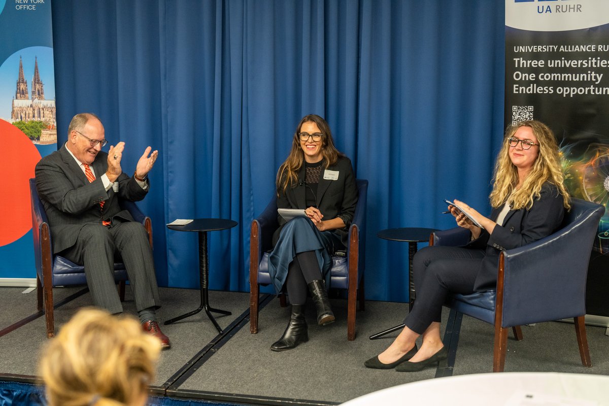 DFGNorthAmerica's tweet image. Democracy and Diplomacy was the theme last Wednesday at the @NationalPressClub in
Washington, D.C., where alumni, partners, and friends gathered to celebrate German Unity Day 2024🌍🤝
Thrilled to share the news of this event highlighting the importance of #sciencediplomacy!