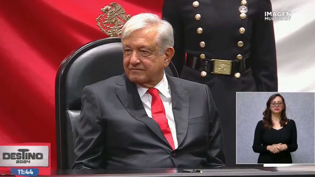 ElCuerv0Nica's tweet photo. 🇲🇽 Hoy fue la juramentación de la Presidenta @Claudiashein, quien tiene la enorme responsabilidad de continuar y profundizar la #4taTransformacion en #México, iniciada por @lopezobrador_.
#PLOMO19 #RedFSLN
