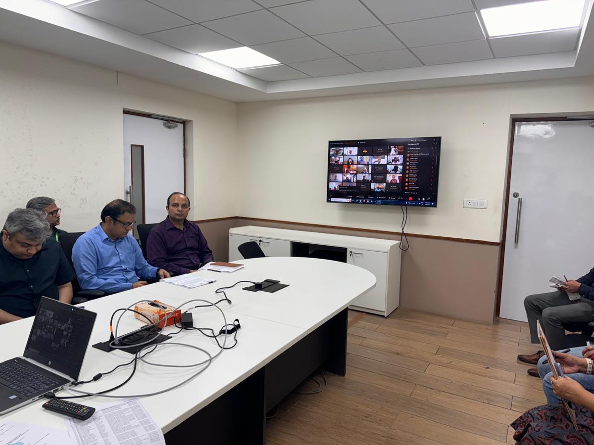Dr. K.J. Srinivasa, Joint Secretary &amp; Chief Passport Officer  launched Vigilance Awareness Campaign (on 1.10.2024) to be held in the Regional Passport Offices during 1st October - 3rd November 2024 which includes Vigilance Awareness Week from 28th October - 3rd November 2024.
1/2