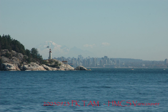 FlungingPicture's tweet image. From #HMCSVancouver in #HoweSound in 2005! Different skyline in CoV!
1/ #LightHousePark West Vancouver
2/ seaplane
3/ cargo ship
4/ City of Vancouver
5/ Mount Baker WA 🇺🇲