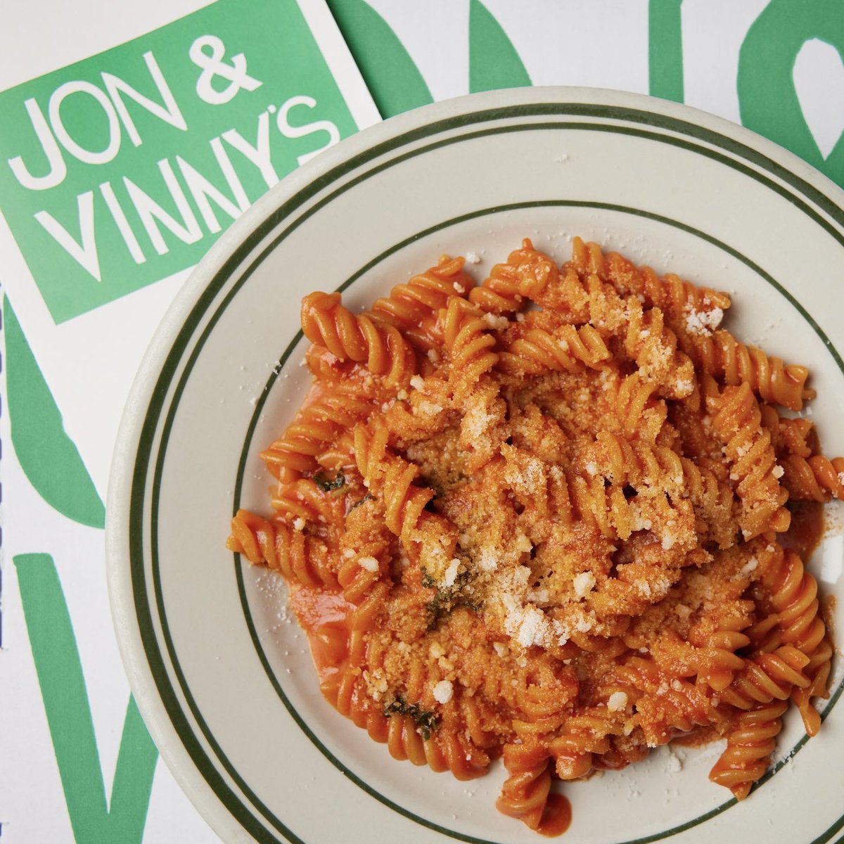 Grab your wine and Spicy Fusilli! 🍷🍝

New episode with Chef Vinny Dotolo, 1/2 of Jon and Vinny’s, out today!

Listen here: thefounderhour.com/episodes/vinny…