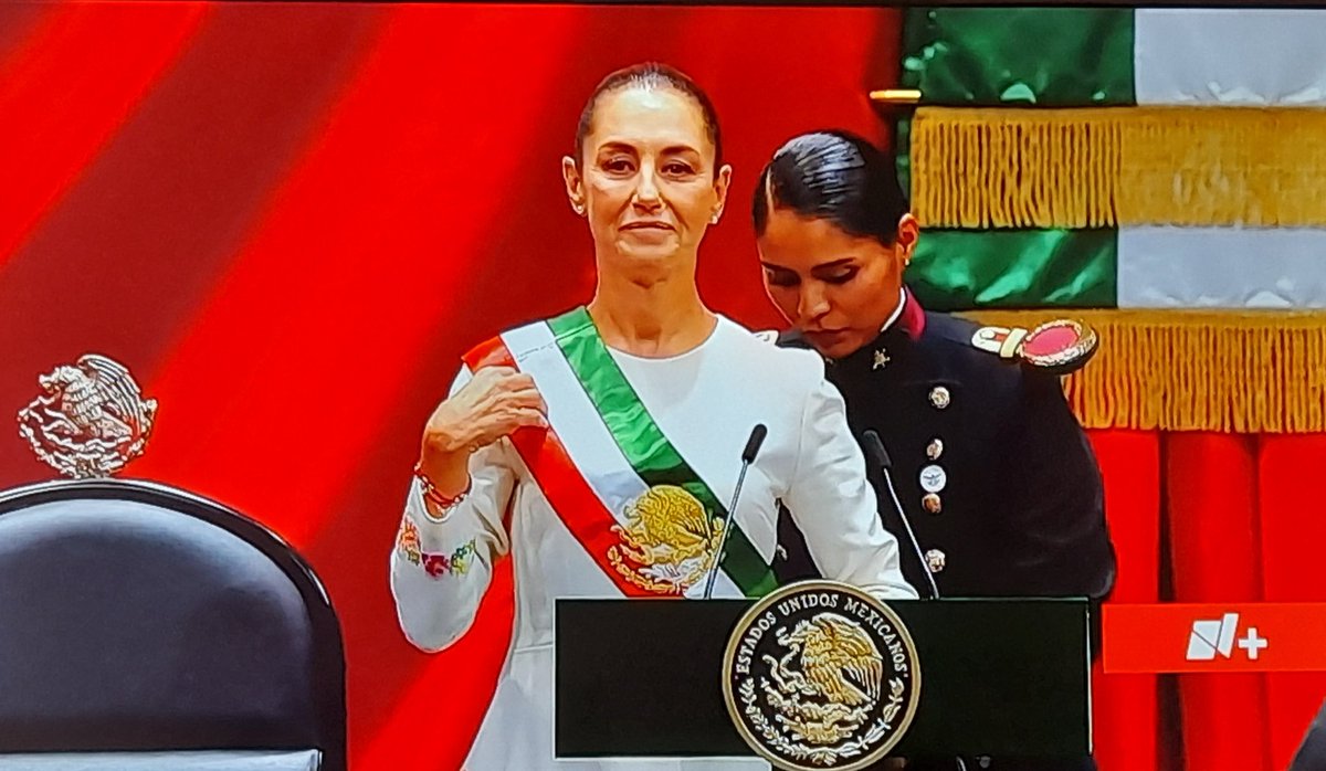 AryADevars's tweet image. LLEGAMOS TODAS!
#EsUnHonorEstarConClaudiaHoy 
@Claudiashein