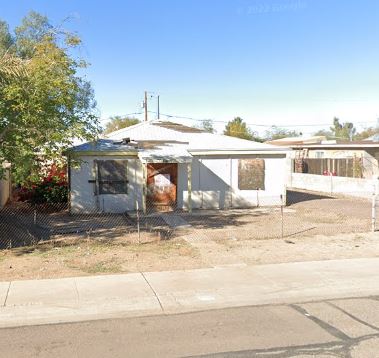 mdwarlick's tweet photo. Huge spread on Glendale SFR. 2bd, 1ba 964 sq ft, 8,100 sq ft lot. $175k price, $330k ARV. See comps. https://t.co/yWURQza9k3 https://t.co/ihljg0sqyf