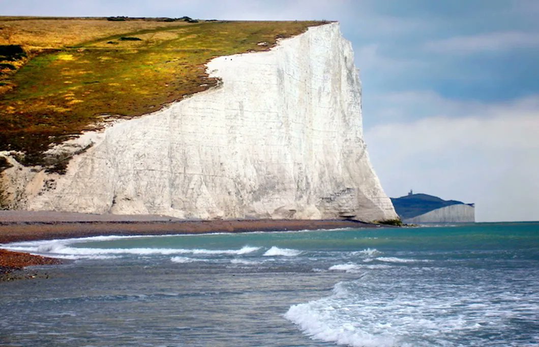 M_O_Gwhy's tweet photo. Have you ever been to the Cliffs of Dover? It's one of the most beautiful creations I've seen to this day! #CliffsofDover #UnitedKingdom #EricJohnson #megolithic #Earth https://t.co/59kn2z5dV6