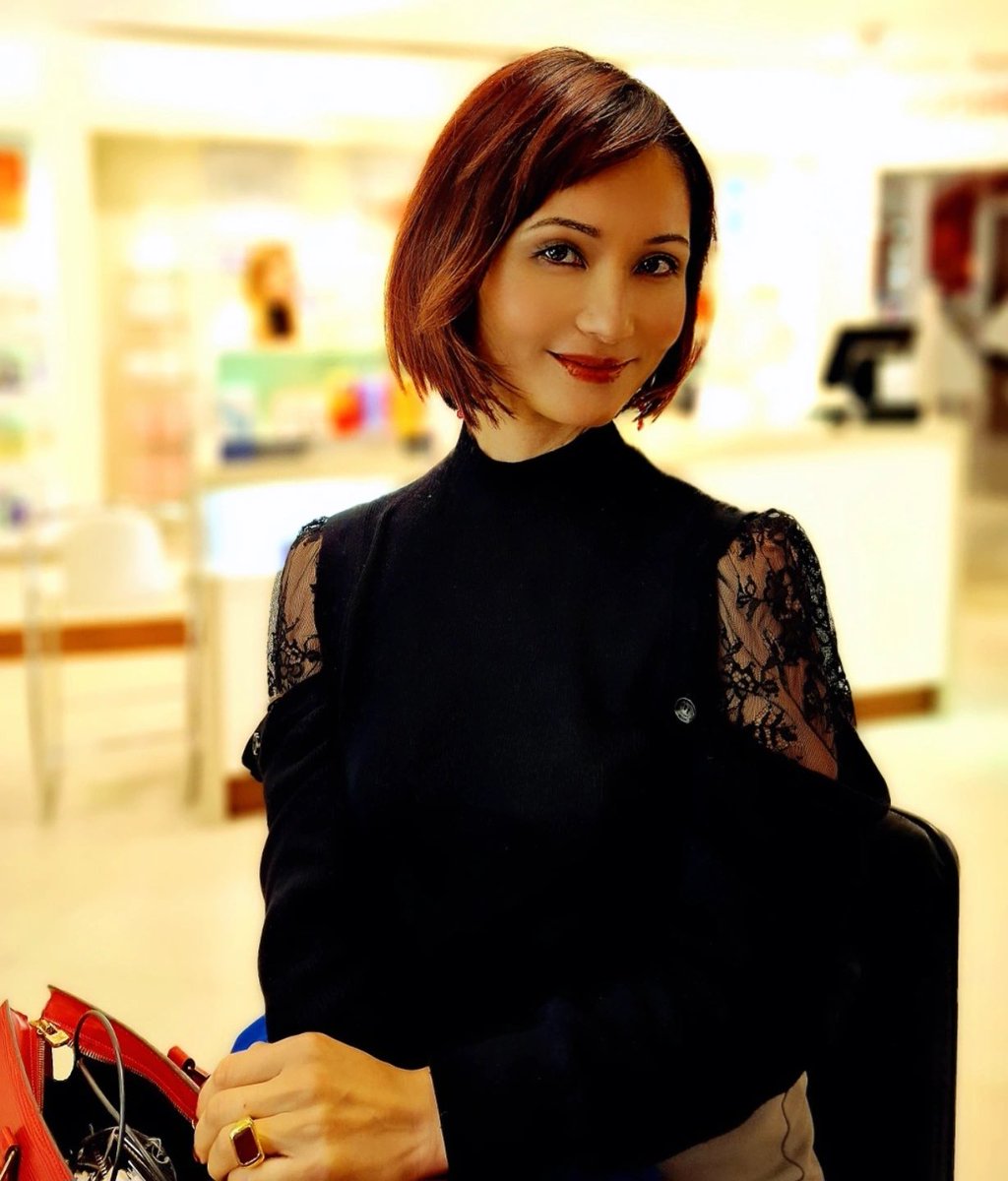 OrcusSand12345's tweet photo. Stay warm and cozy, London!!
#shorthair #london #Japanese #Chanel #LouisVuitton #makeup #winter #EnglandCricket #ショートカット #ショートボブ #新作 #ロンドン https://t.co/CN0ubQlk7M