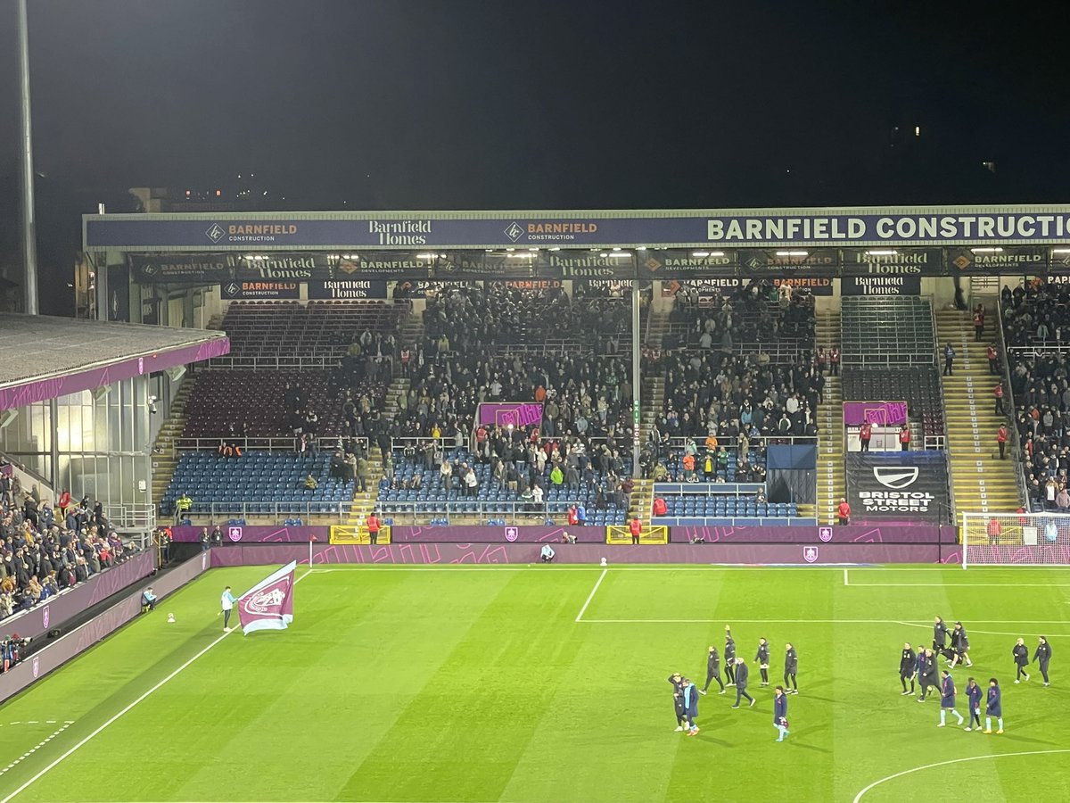 The Plymouth fans who have made the 10 hour, 620 mile round trip up to burnley tonight. 

Hats off to them👏👏 #PAFC