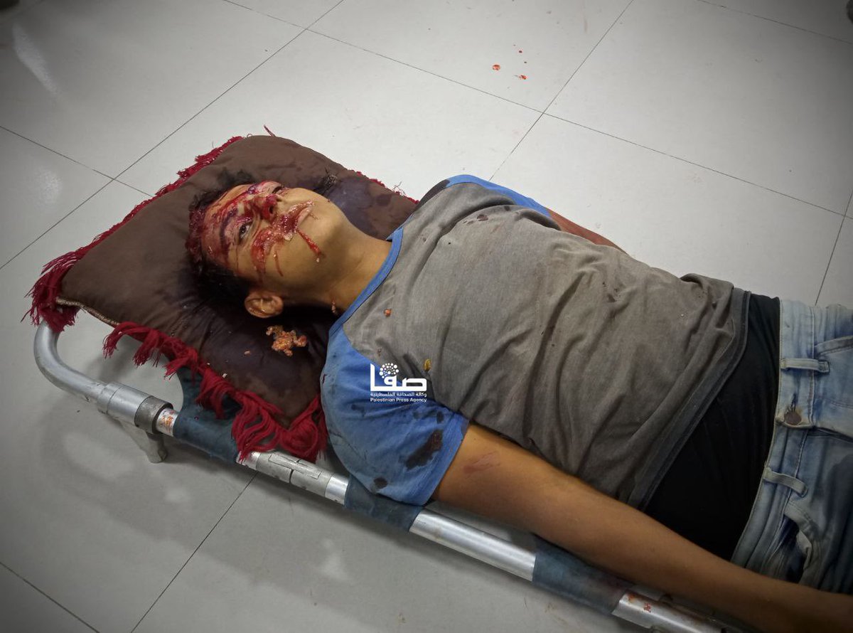 RamAbdu's tweet photo. قبل قليل، قتل الجيش الإسرائيلي العشرات من المدنيين جنوب حاجز نتساريم وسط قطاع غزة، بعدما ظن النازحون أنهم يستطيعون العودة إلى مناطقهم التي هُجِّروا منها في شمال غزة. https://t.co/bKe2IEdIyM