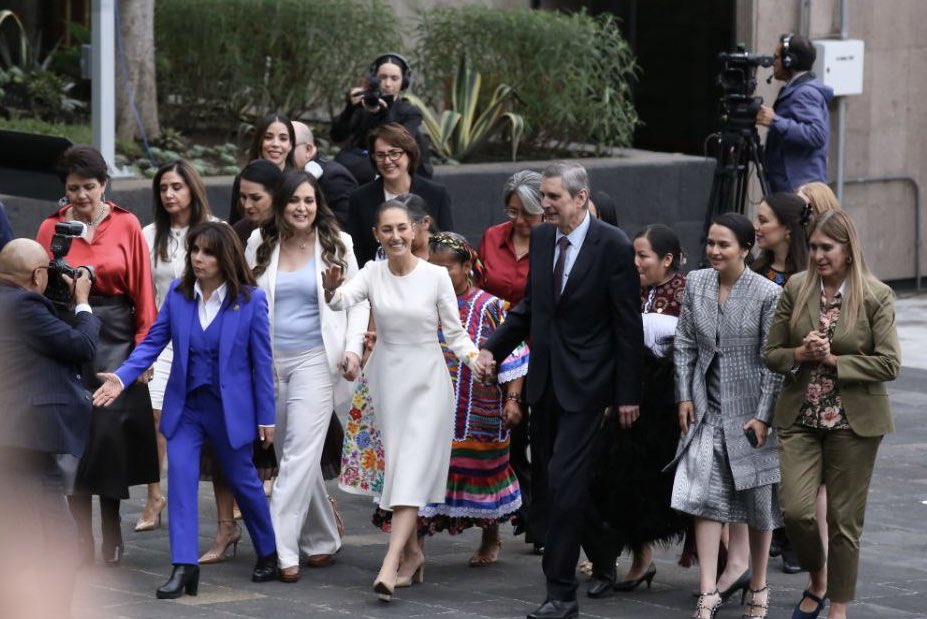 Pasaron más de 200 años de vida independiente de México y 30 años de que grupos feministas nos propusimos aumentar la participación política de las mujeres para atestiguar la llegada de la primera Presidenta de México, <a href="/Claudiashein/">Claudia Sheinbaum Pardo</a>.

Un momento histórico que me da mucho gusto