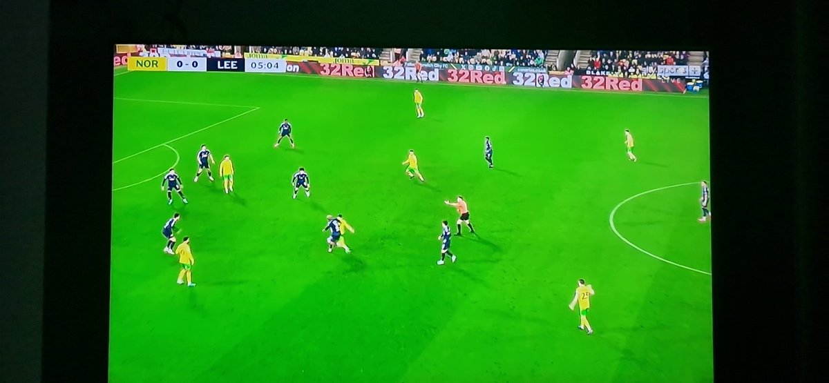 alienbumnote's tweet photo. @SkyFootball  can you sort out the brightness on your broadcast at Norwich the picture is terrible way too bright. #norlee https://t.co/W7vOQvZxrb