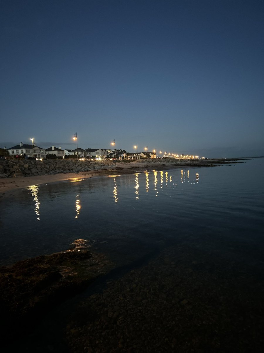 LindaBiesty's tweet photo. #nightswimming #timetobreath #Salthill #Galway https://t.co/DhYrIJ05lI