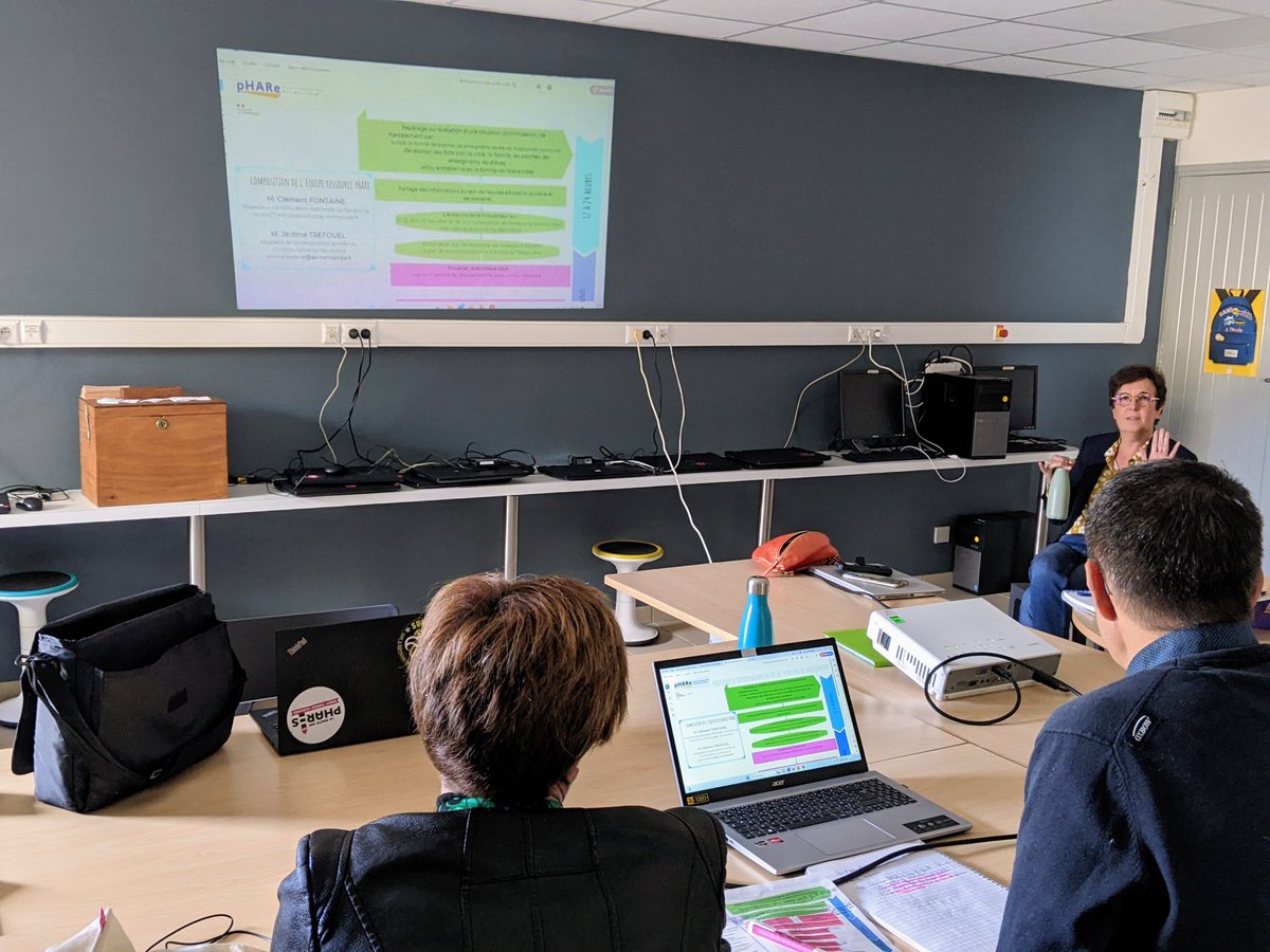 Équipe ressource #pHARe 👏#CircLeNeubourg27 :
✅ #Protocole + outils fonctionnels 💻
✅ Calendrier annuel 🗓️
▶️ prévention et traitement du harcèlement dans les écoles <a href="/dsden27/">DSDEN27</a> 
@MoncadaFra <a href="/Merlin_Mikl/">MERLIN Michaël</a> <a href="/ElianPOTIER1/">Élian POTIER</a>