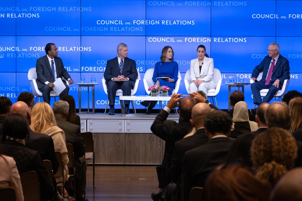 Bezos Earth Fund (@bezosearthfund) on Twitter photo Can we feed 10 billion people without harming the planet? At #ClimateWeekNYC, <a href="/DrAndrewSteer/">Andrew Steer</a> joined global leaders to explore solutions. As an AIM for Climate Partner, we're investing in sustainable proteins. Watch the playback: on.cfr.org/3BhwWPO. Can we feed 10 billion people without harming the planet? At #ClimateWeekNYC, <a href="/DrAndrewSteer/">Andrew Steer</a> joined global leaders to explore solutions. As an AIM for Climate Partner, we're investing in sustainable proteins. Watch the playback: on.cfr.org/3BhwWPO.