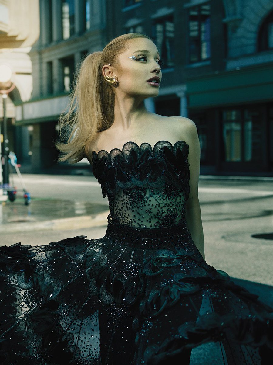 ArianaToday's tweet photo. https://t.co/sGVGCalFkI