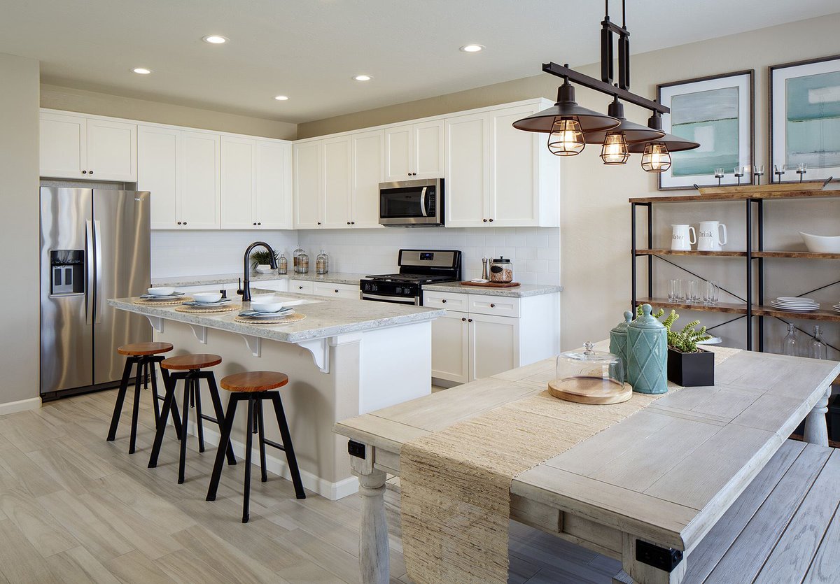 PresidioRes's tweet photo. @SJVHomes presents San Rio, featuring homes from 1,443 to 2,803 sq ft with 3-5 beds and 2-3.5 baths. These homes offer 2-3 car garages, Tuscan, Mediterranean, and Craftsman exteriors, and open interiors with 9-foot ceilings. Three models to tour. Call 559-936-6336 to learn more. https://t.co/frJELjAxWS