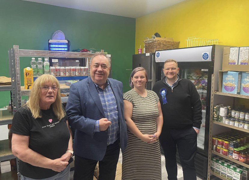 locheeagr's tweet photo. What a day we’ve had in the Lochee Ward today - Myself and @AlexSalmond visited the Lochee Larder and got some great responses on the doors when canvassing - We also had @JNHanvey out canvassing with us in Western Gateway - some very interesting results there too.
#VoteRoss1 | #VoteALBA | @AlbaParty 🗳️🏴󠁧󠁢󠁳󠁣󠁴󠁿