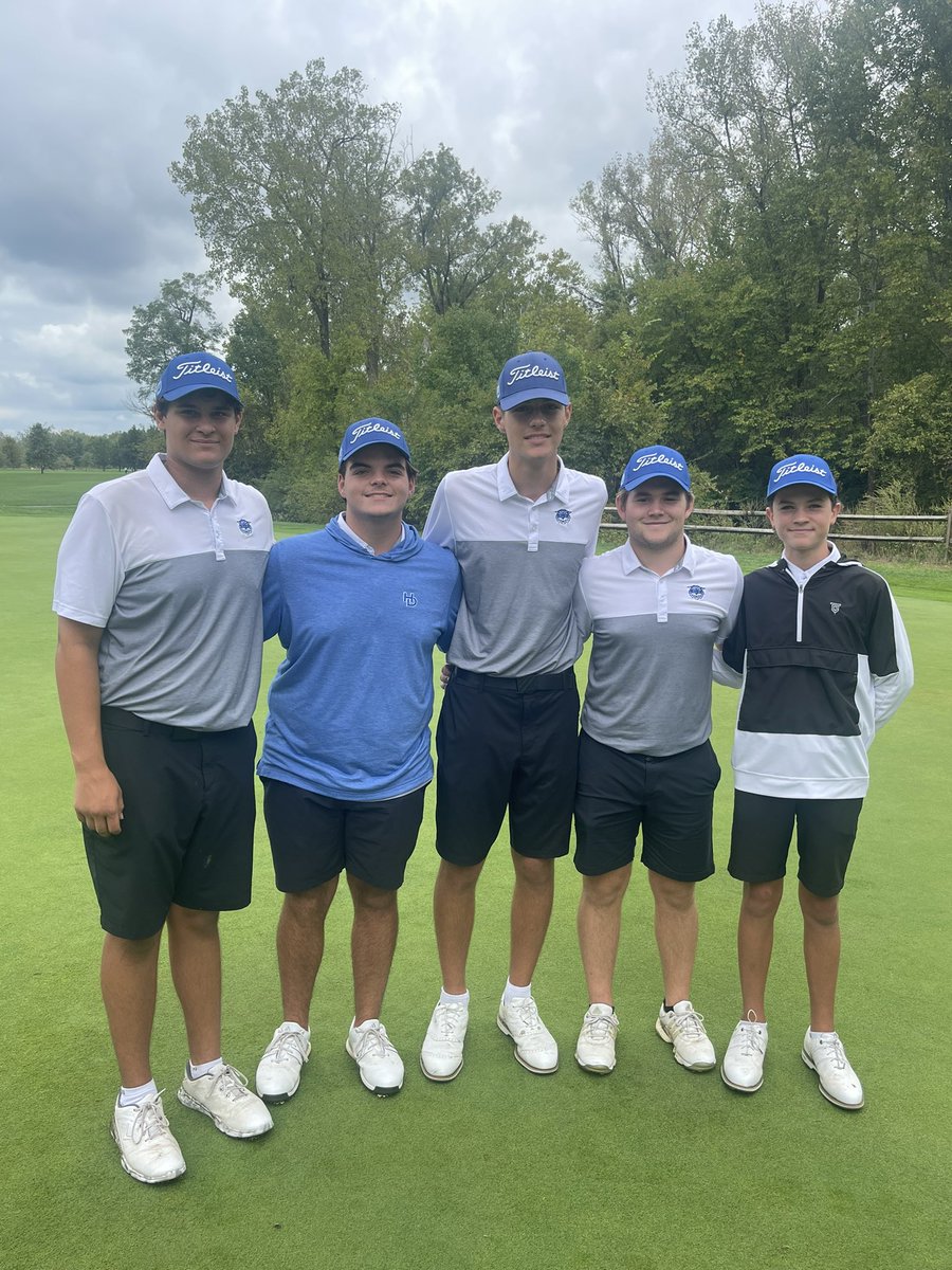 That’s a wrap for the Wildcats this season! Boys played well at Sectionals shooting a 322. Very proud of your efforts! Scoring for the Cats: Kostelac (77) Moore (79) Sommers and Braley  (83) and Cannistra (90)