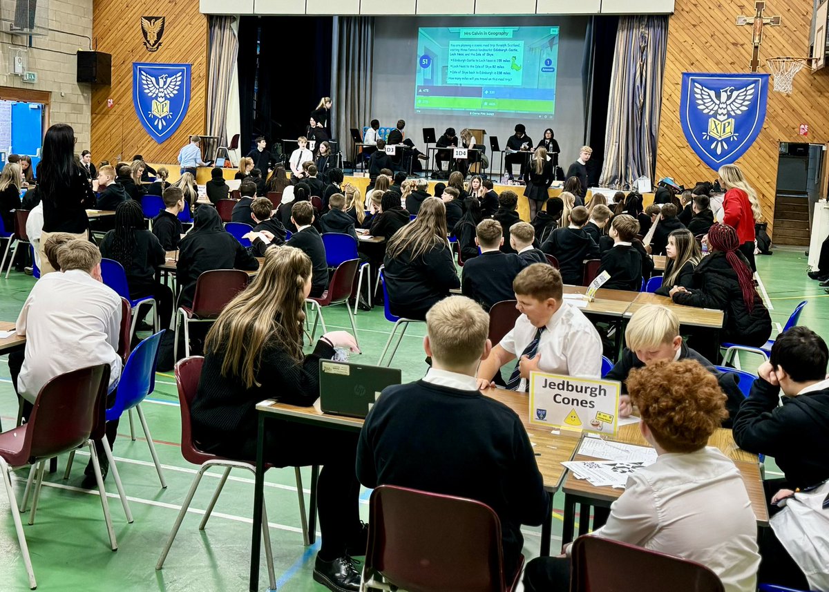 stjohnsmaths's tweet image. Today’s S1 Maths &amp;amp; Numeracy Challenge with 1D1, 1D3, 1D4 and 1J1. 
Day 2 photos part 3 😊
#TerrificTeamwork 
#FunChallenges
#NumeracyAcrossLearning
#MathsWeekScotland
@StJohnsOfficial