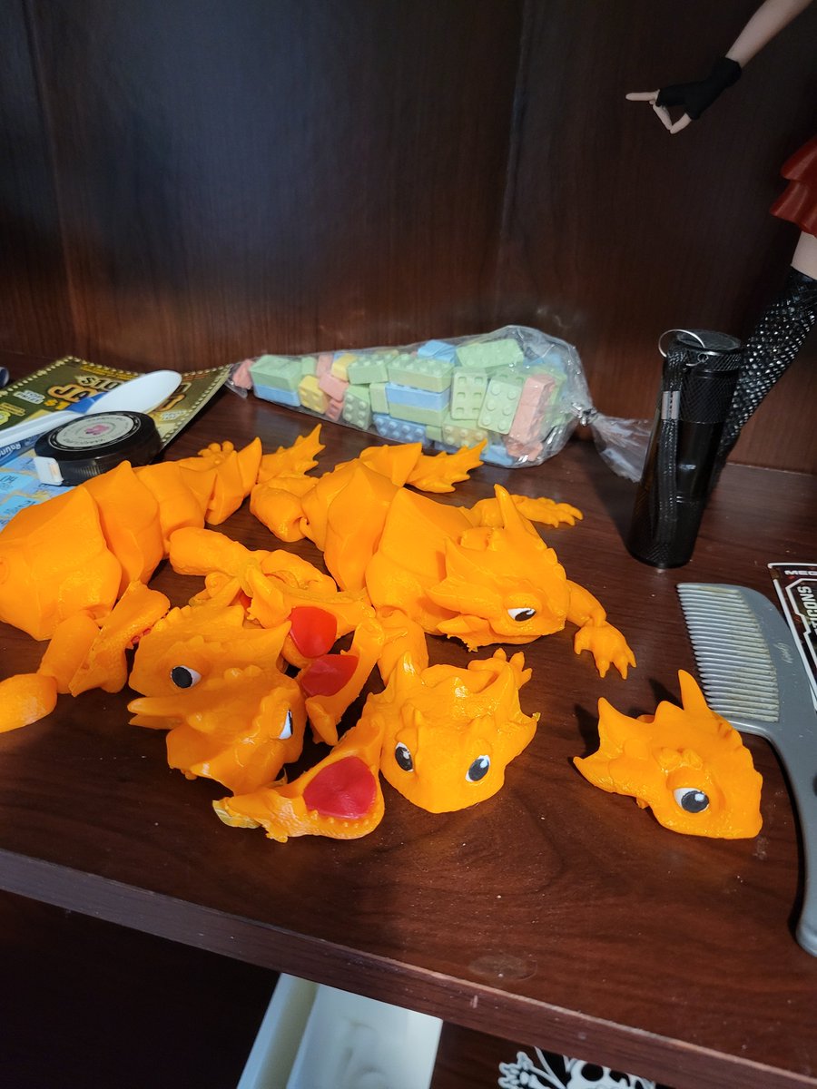 hobolyra's tweet photo. A bunch of Mortimers needing cleanup and assembly! Multi coloured and ready to pre-order...one I figure out shipping. Trying to find the safest and cheapest way to get these out.
#dota2 #3DPrinting https://t.co/Yhk7rbbpyg
