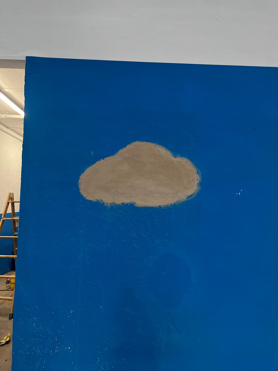 Bé, doncs avui hem tornat al pavelló de Bufalà ... O al menys a les restes ... Desprès de 4 mesos i 4 dies així el trobem. <a href="/esportsbadalona/">Esports BDN</a> <a href="/AjBadalona/">Ajuntament de Badalona</a> <a href="/Totbadalona/">TOT Badalona</a> <a href="/DiarideBadalona/">Diari de Badalona</a> 
Sense vestidors, sense grada, sense .. sense ... Sense ... 
Suma y sigue!