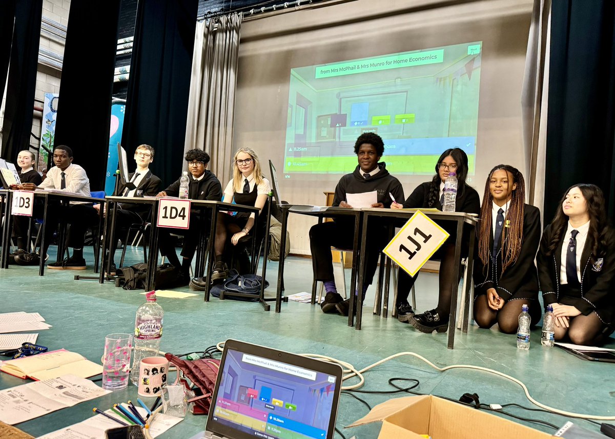 stjohnsmaths's tweet image. Today’s S1 Maths &amp;amp; Numeracy Challenge with 1D1, 1D3, 1D4 and 1J1. 
Day 2 photos part 4😊
#TerrificTeamwork 
#FunChallenges
#NumeracyAcrossLearning
#MathsWeekScotland
@StJohnsOfficial