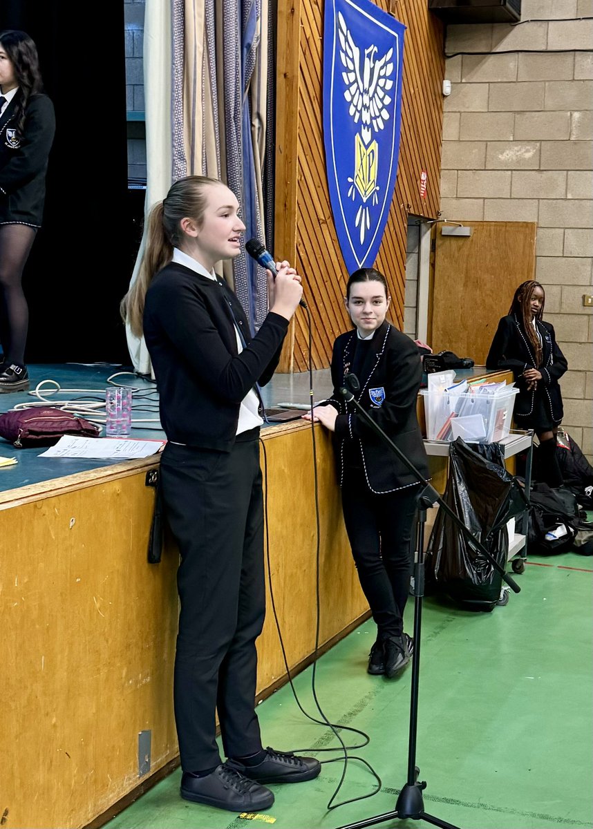 stjohnsmaths's tweet image. Today’s S1 Maths &amp;amp; Numeracy Challenge with 1D1, 1D3, 1D4 and 1J1. 
Day 2 photos part 5😊
#TerrificTeamwork 
#FunChallenges
#NumeracyAcrossLearning
#MathsWeekScotland
#PositiveEvaluations
@StJohnsOfficial