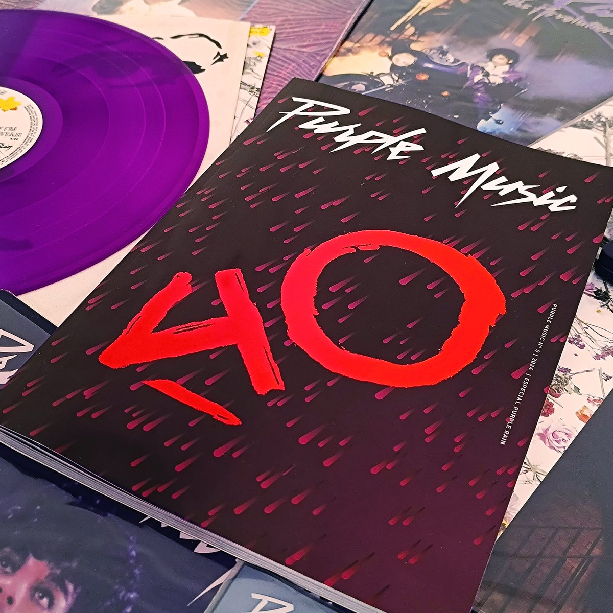 Purple Music Podcast (@purplemusicpod) on Twitter photo With the contribution of:
<a href="/ColectivoDMSR/">Juan Carlos Hernández</a>
Olga Hernández
@EdgarKruize
<a href="/sarahleetravels/">Sarah Lee</a>
<a href="/JulianMMarcel/">Julián Marcel</a>
<a href="/carmenmg2002/">Ametlla_1974</a>
<a href="/Neo_Manifesto/">H A S S A N</a>
<a href="/CasciTRitchie/">Casci Ritchie</a>
<a href="/Blackbean77/">Martín Rodríguez</a>
Pablo Solares
Reservas / Pre-orders:
purplemusic.es/tienda/revista… With the contribution of:
<a href="/ColectivoDMSR/">Juan Carlos Hernández</a>
Olga Hernández
@EdgarKruize
<a href="/sarahleetravels/">Sarah Lee</a>
<a href="/JulianMMarcel/">Julián Marcel</a>
<a href="/carmenmg2002/">Ametlla_1974</a>
<a href="/Neo_Manifesto/">H A S S A N</a>
<a href="/CasciTRitchie/">Casci Ritchie</a>
<a href="/Blackbean77/">Martín Rodríguez</a>
Pablo Solares
Reservas / Pre-orders:
purplemusic.es/tienda/revista…
