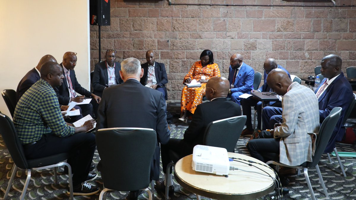 AUC_PAPS's tweet image. Session 8⃣-9⃣: Participants split into groups for a discussion focusing on #evaluating the content, assessing for #usability for the specific target group, proposing suggestions for #enhancement, &amp;amp; #analyzinggaps in the devt. process of the #OGN on “#SSR &amp;amp; #mediation"
@UNOAU_
