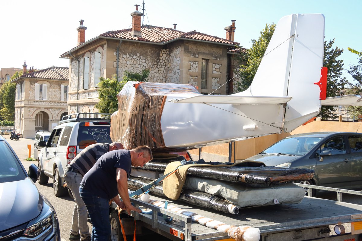 🌟 C'est le grand départ de notre ULM ! 🌟

Après des mois de travail, nos jeunes ont emballé l'ULM et ses pièces. Prochaine étape : Andorre 🇦🇩 pour les derniers réglages avant de prendre les airs ! ✈️

On a hâte de les voir voler avec ! 🚀

<a href="/MLMarseille/">Mission Locale Marseille</a> <a href="/ONG_ASF/">Aviation Sans Frontières</a> <a href="/FONDAHER1/">FONDAHER - Partageons l'Avenir</a>