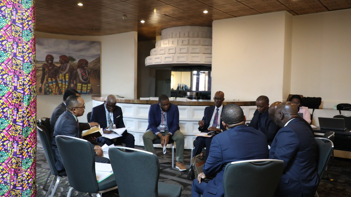 AUC_PAPS's tweet image. Session 8⃣-9⃣: Participants split into groups for a discussion focusing on #evaluating the content, assessing for #usability for the specific target group, proposing suggestions for #enhancement, &amp;amp; #analyzinggaps in the devt. process of the #OGN on “#SSR &amp;amp; #mediation"
@UNOAU_