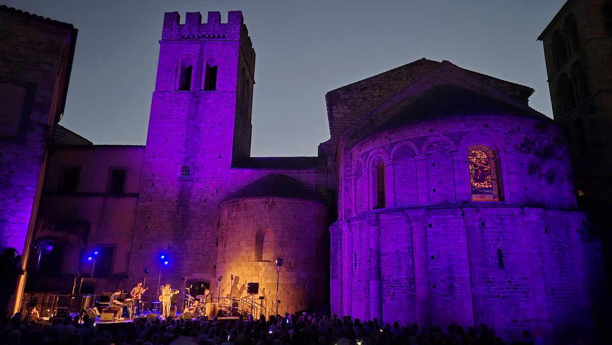 legrandnoir's tweet photo. Our sheep love music. Since its creation in 2019, Le Grand Noir has been an active sponsor of the Festival de Caunes-Minervois, born on its terroir and with the ambition to promote classical and jazz music while drinking Le Grand Noir wines.

#legrandnoir #legrandnoirwines #music https://t.co/vQRHjS7ogG