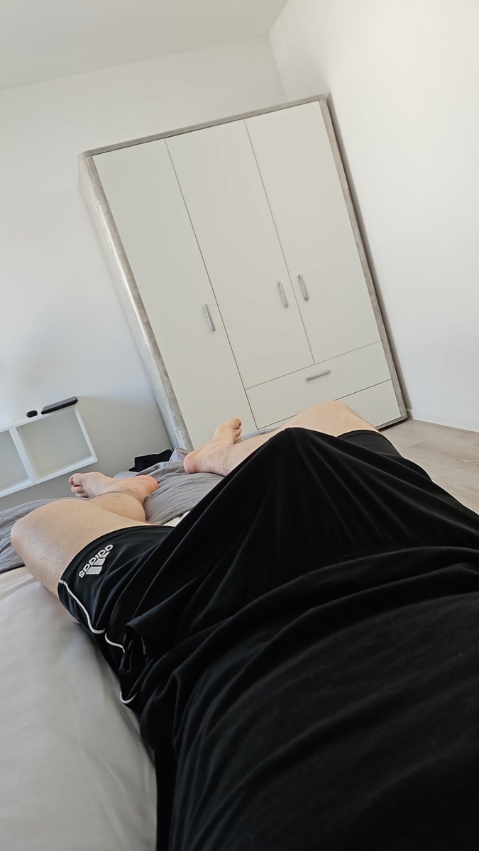 Ach wie doof, ein kleines Unglück hat sich entwickelt 🙀👀
Darüm müsste man sich kümmern 😘😌😈