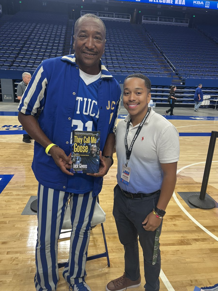 ArmandoBarry6's tweet image. Connecting & learning from the Bluegrass’ best in the biz at the KBA Broadcasters Conference was great.
I’m honored to share I finished as the runner-up for the Sportscaster of the Year just one year into my dream career!
Much more to come…..👀
@WYMT @SportsOT
