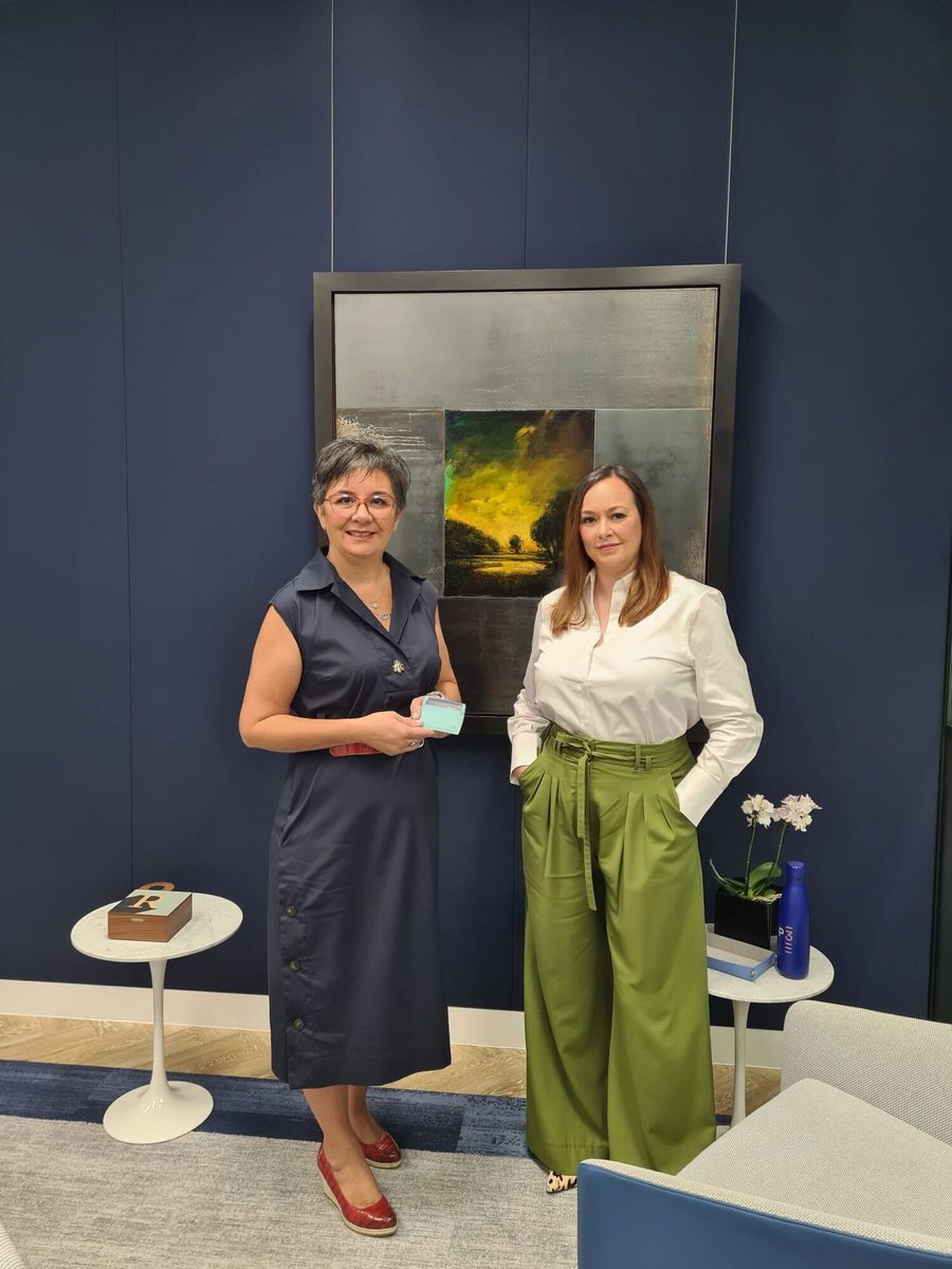 Exciting Leadership Transition! 💙 

Meet our new COOs at P3: Jazmin Achi &amp; <a href="/SusanaNakatani/">Susana Nakatani</a> 

This dynamic duo embodies female empowerment and strong leadership. We're eager to see the impact they will make in the fintech sector! 

#LeadershipTransition #Fintech #Innovation