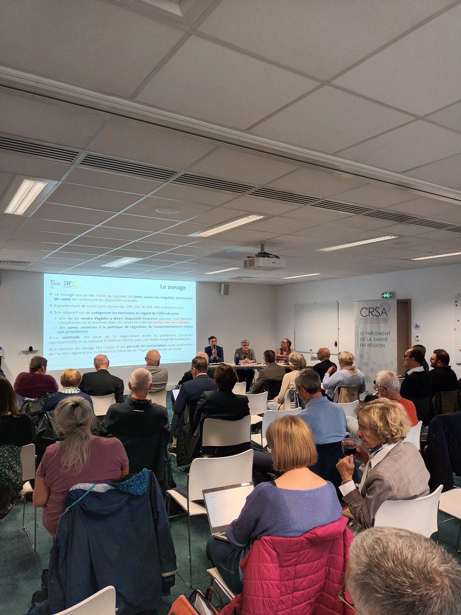 crsa_ara's tweet photo. 01/10/2024 Assemblée plénière de la @crsa_ara :
➡️ Vote sur les zonages des masseurs-kinésithérapeutes et des chirurgiens dentistes.
➡️ Point sur les groupes de travail de la CRSA.
➡️ Vote sur l'avis de la CRSA sur la feuille de route des soins palliatifs de l'ARS ARA. https://t.co/s4EMHyN7Su