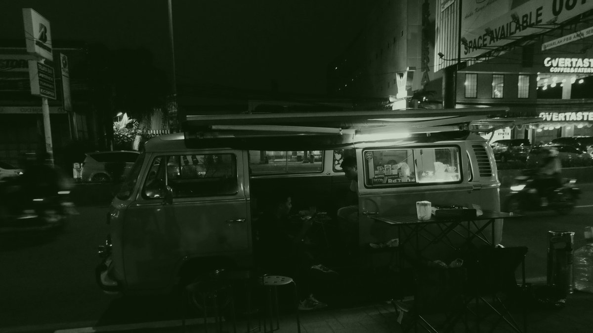 explore_hstory's tweet photo. fufufafa, login, gibran, serpihan hati kangen ggs https://t.co/MXaaREfefg https://t.co/04gMnlKUrw