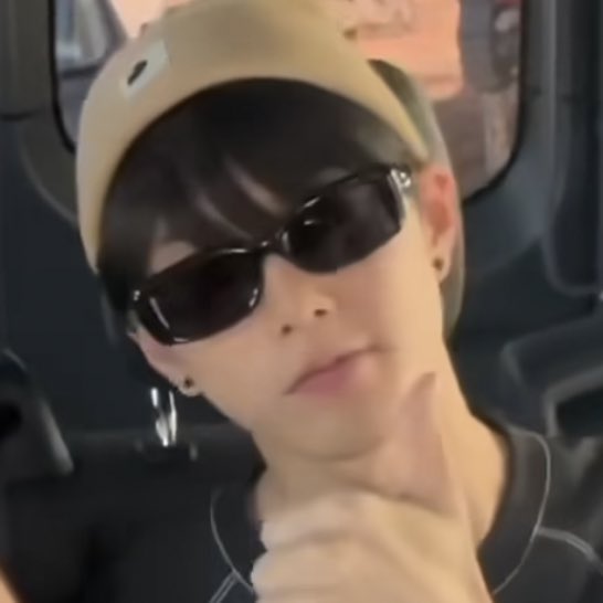 땡일추카해 ♡
나의아기외계인💕💕

#항상곁에있어_승한생일축하해
#OurBubble_Seunghanie_Day